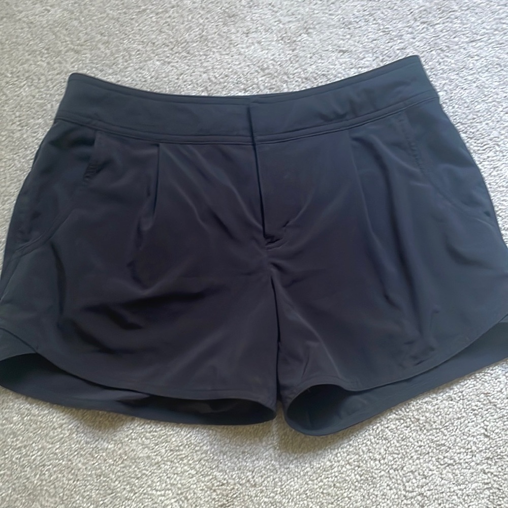Athleta black shorts size 4